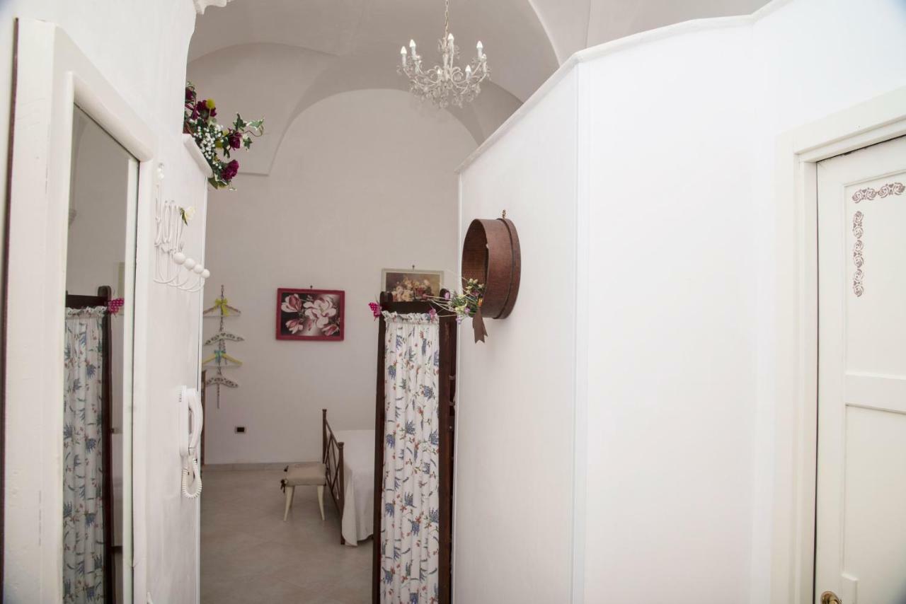 B&B A Due Passi Martina Franca Exteriör bild
