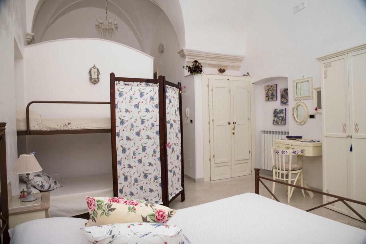 B&B A Due Passi Martina Franca Exteriör bild