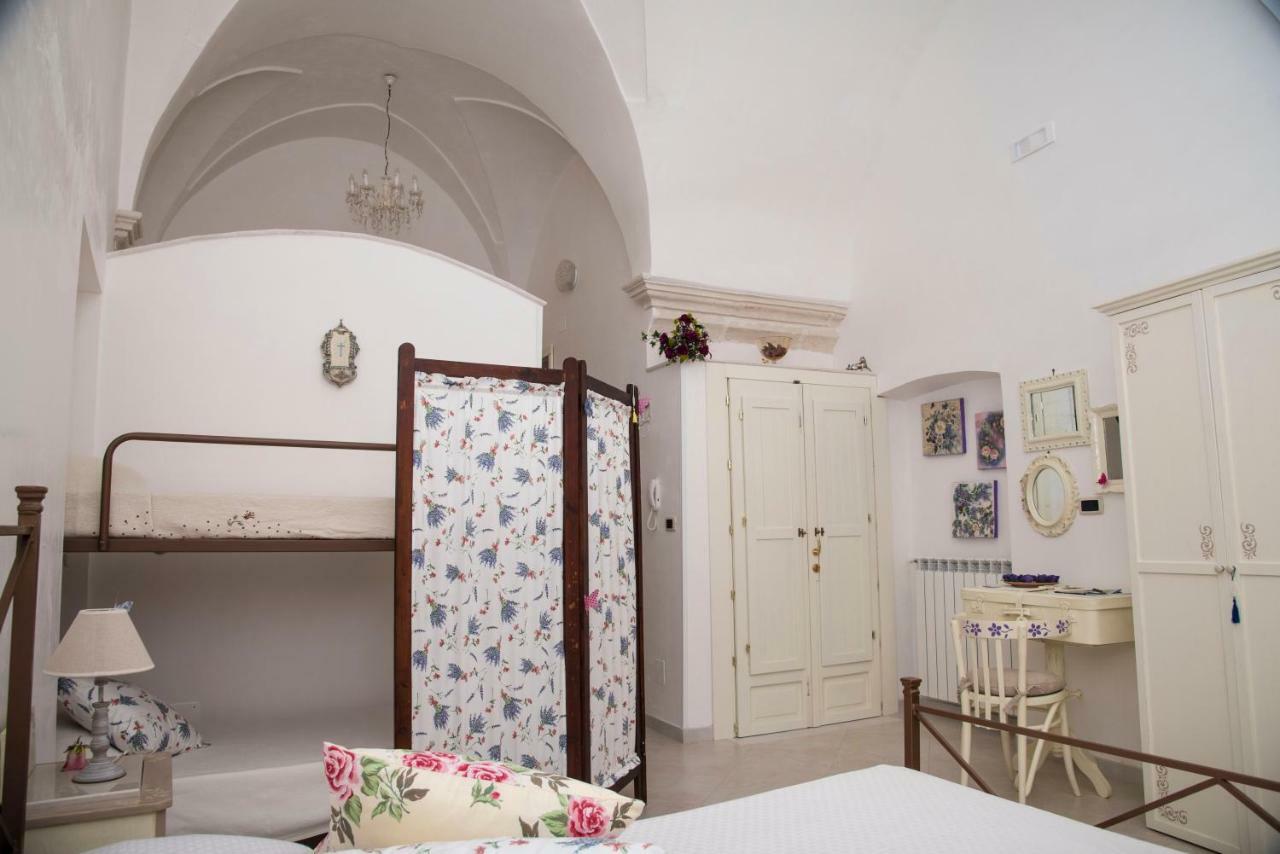 B&B A Due Passi Martina Franca Exteriör bild
